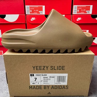 Yeezy Slide +10